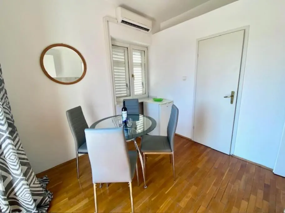 Charming 1-Bed Apartment Near Arena And Centre Pula